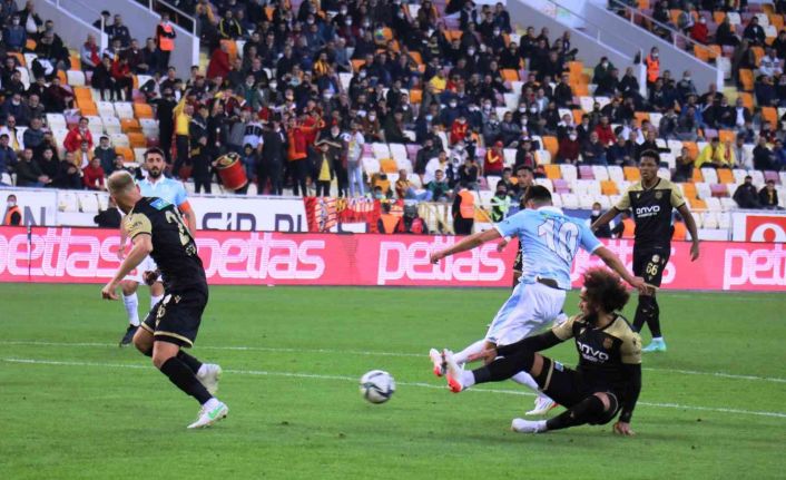 Spor Toto Süper Lig: Yeni Malatyaspor: 1 - Medipol Başakşehir: 3 (Maç sonucu)