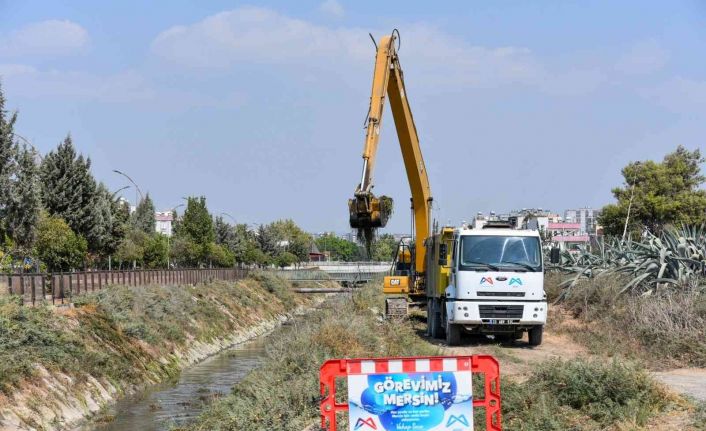 Tarsus’ta 6 bin 696 metre dere ve beton kanal temizliği yapıldı