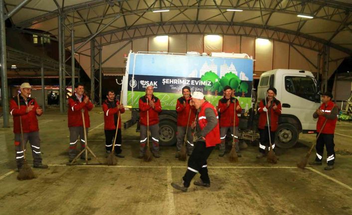 Temizlik işçisinden Michael Jackson şov