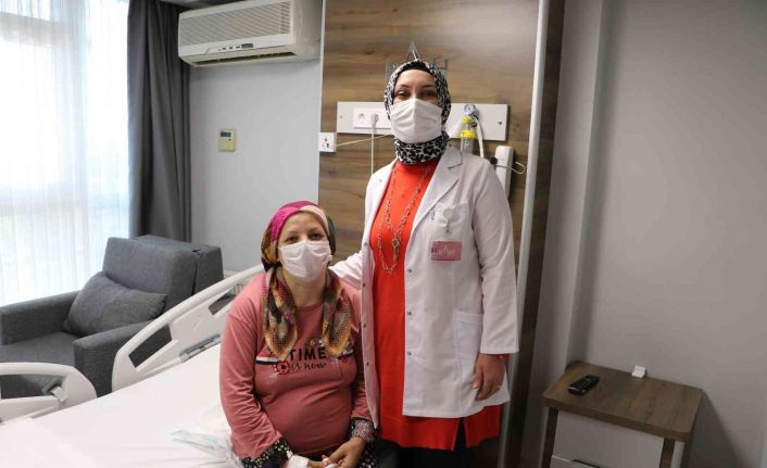 Tıpta nadir durum: Karnından 20 santim büyüklüğünde miyom çıktı