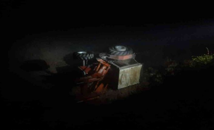 Traktör şarampole yuvarlandı: 1 yaralı