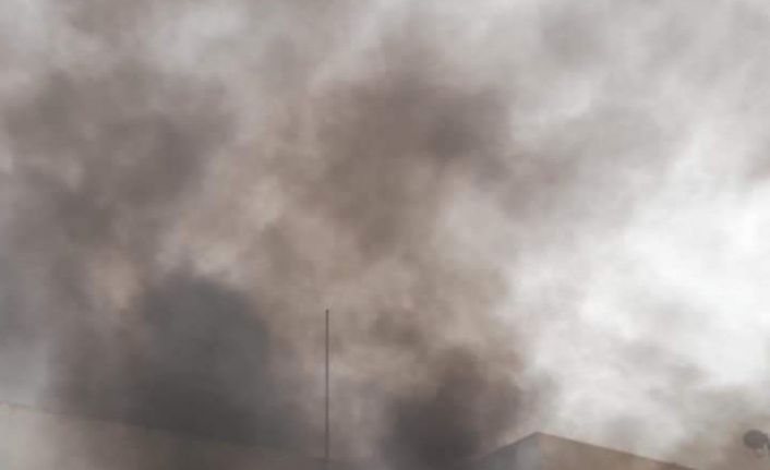 Tunus’ta protestocular ve güvenlik güçleri arasında çıkan şiddetli çatışma sonucu polis karakolu ateşe verildi