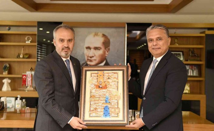 Türkiye Sağlıklı Kentler Birliği üye belediye başkanları, Ümit Uysal’la bir araya geldi