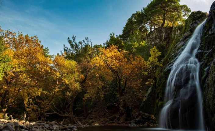 Türkmen Su Uçtu Şelalelerinde doyumsuz sonbahar manzarası