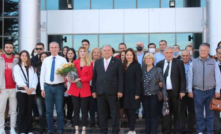 Uluslararası Bağımsız Sinema ve Sanat Derneği Başkanı Aşkın, genç iletişimcilerle buluştu