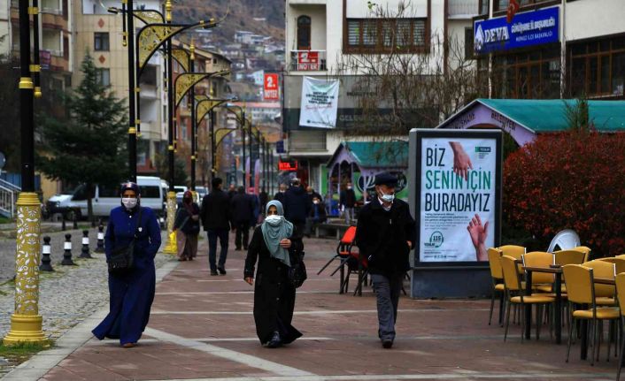 Vakaların en çok arttığı üçüncü şehir olan Gümüşhane’de maske, mesafe ve temizlik uyarısı