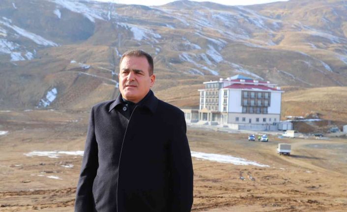 Vali Akbıyık, “Hakkari eğlence ve kültürel faaliyetlerin merkezi olacak”