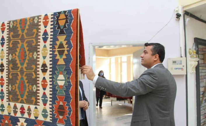 Vali Yardımcısı Mehmet Keklik istiridye mantar üretim tesisini inceldi