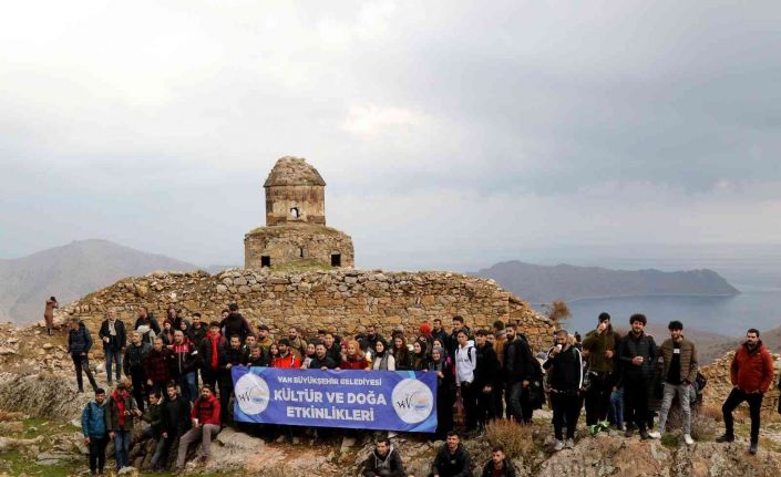 Van’da doğa gezisi ve fotoğraf etkinliğine yoğun ilgi