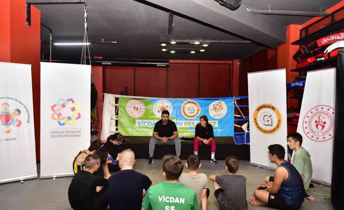 ‘Vicdan Takımı Pes Etmez’ Kulübü, Tuzla Belediyesi sporcuları ile bir araya geldi