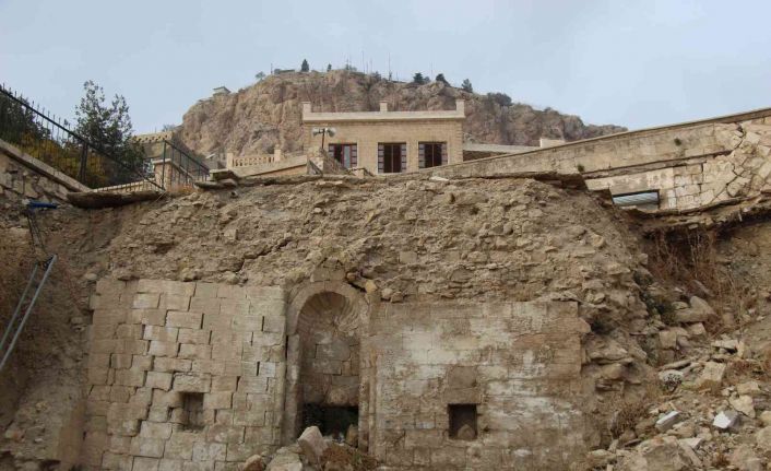 Yağmurun gün yüzüne çıkardığı külliye için 3 yıldır çalışma yapılması bekleniyor