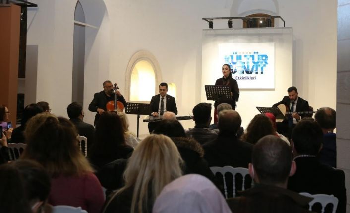 Yaprak Sayar’dan mekan akustiği konseri