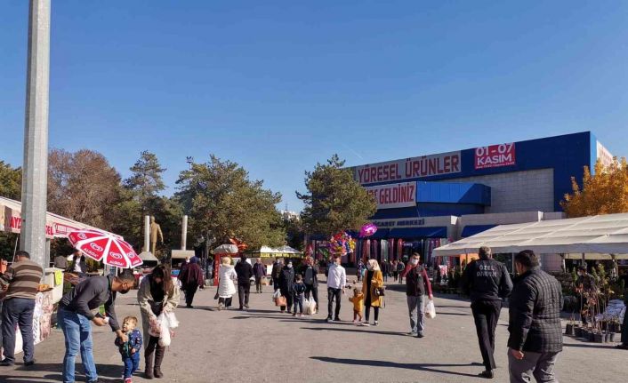 Yöresel Ürünler Fuarında, uygun fiyat stantlarda ürün bırakmadı