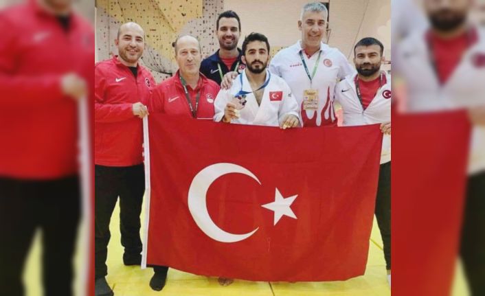 ZBEÜ BESYO öğrencisi Milli Judocu Akkuş yine gururlandırdı