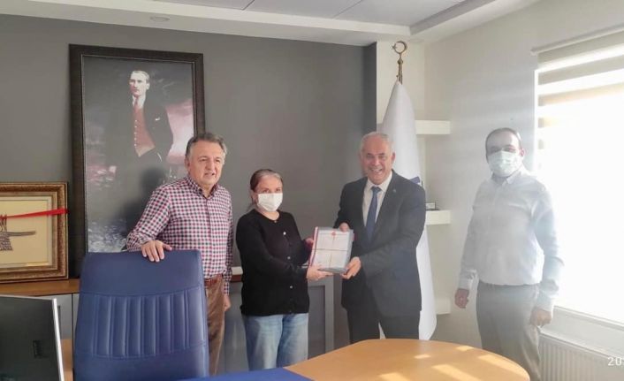 ’18 Uygulaması’ işlemleri biten 250 parsel sahibi kişilere tapuları teslim edildi