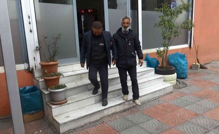 80 yaşındaki baba ve damadı 12 yaşındayken kaçırılan Helin için evlat nöbetine katıldı