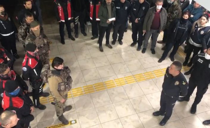 900 polis ile "Şehit Polis Memuru Abdülkadir Güngör-10" operasyonu yapıldı