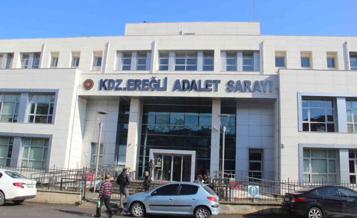 9 yıl hapis cezası olan zanlı kız arkadaşıyla tartışırken polise yakalandı