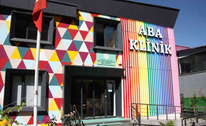 ‘Aba tekniği’ kullanan klinik, gelişim gösteren otizmli öğrencilerini mezun ediyor