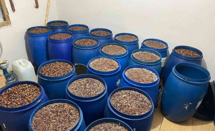 Adana’da "Zehir" operasyonunda 9 bin 467 litre sahte içki ele geçirildi