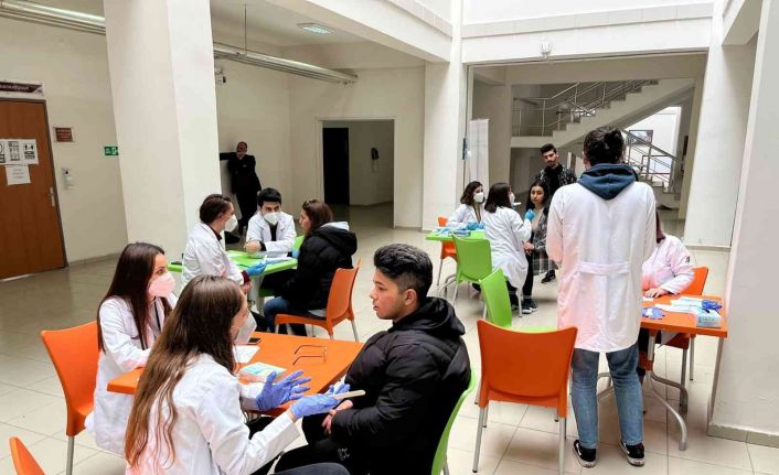 Ağız ve diş sağlığı topluluğundan “ADİT Kampüste-Ağız Taraması Günleri” projesi