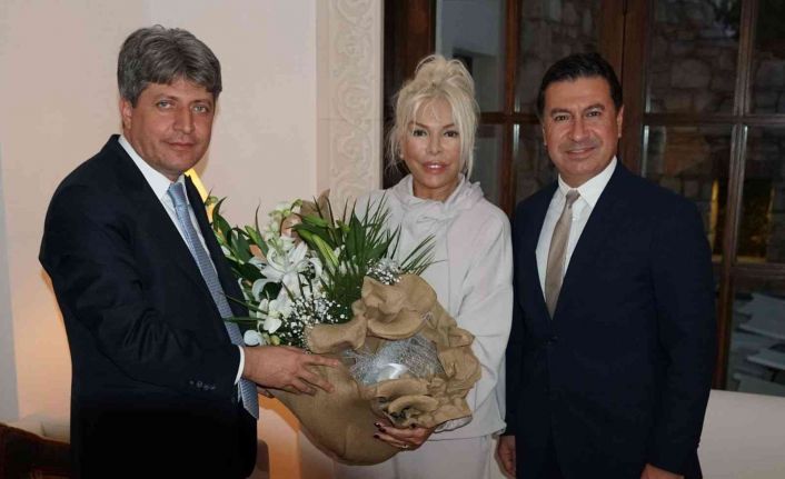 Ajda Pekkan’dan Bodrum’a tam destek