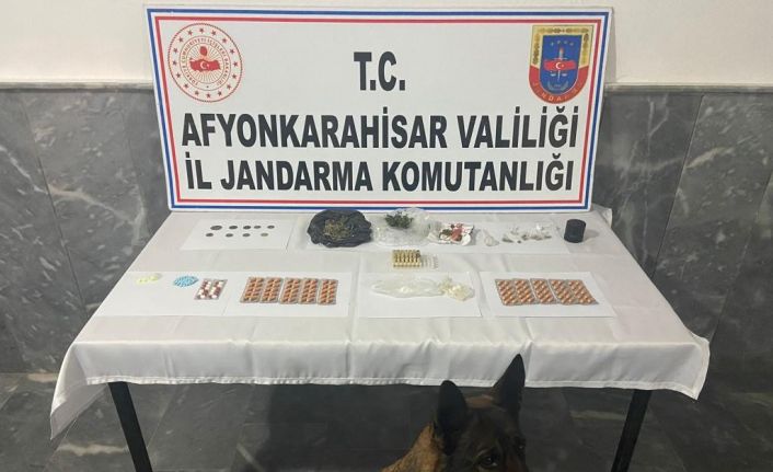 Alkol denetimine gidilen tekel bayisinde uyuşturucu ve tarihi sikke ele geçirildi