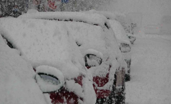 Ardahan’da kar kalınlığı 30 santimi aştı