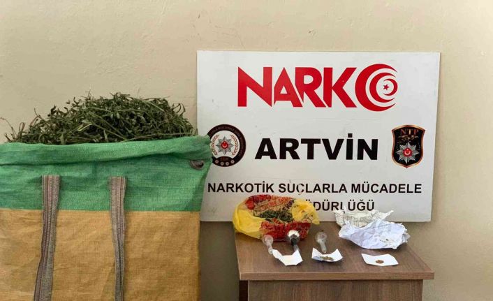 Artvin’de polisten uyuşturucu operasyonu: 2 tutuklama