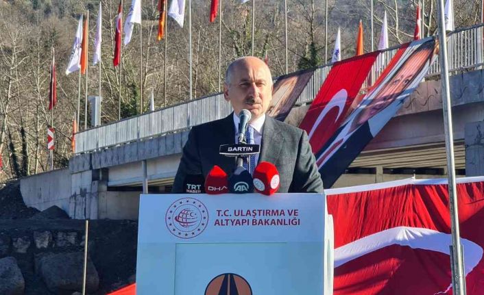 Bakan Karaismailoğlu, “Salt ideoloji siyaseti yapanlar bu ülkeyi hep uçuruma sürüklediler”