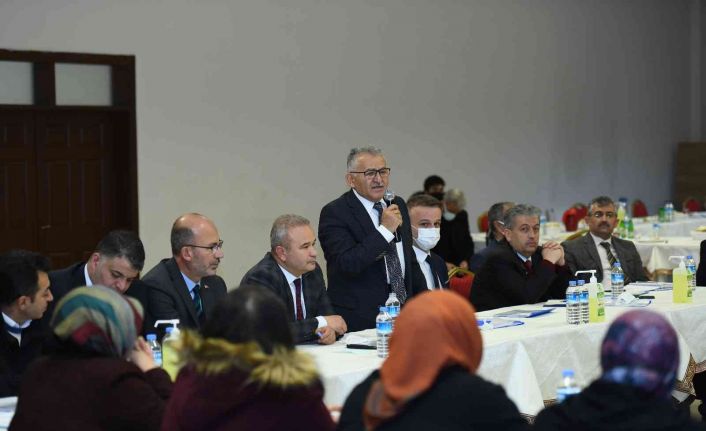 Başkan Büyükkılıç 22 günde 13 ilçede 533 muhtar ile görüştü