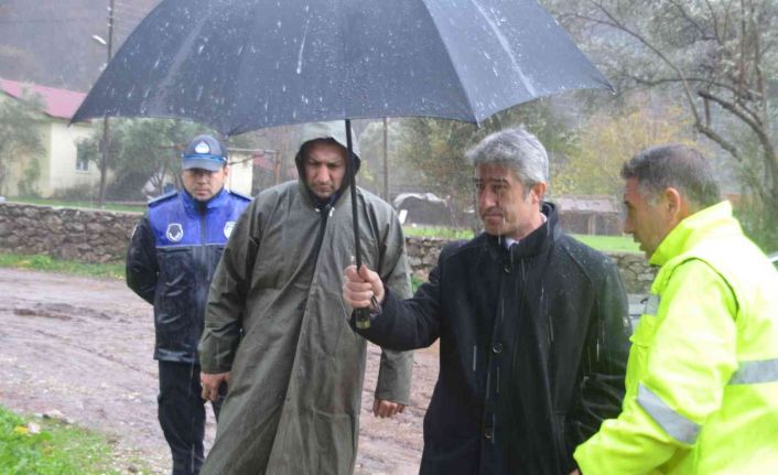 Başkan Oktay yağıştan zarar gören bölgelerde incelemelere devam ediyor