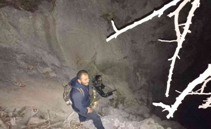 Bey Dağları’nda yolunu kaybeden 1’i kadın 2 kişi jandarma tarafından kurtarıldı