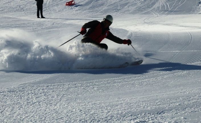Bitlis’te kayak sezonu açıldı