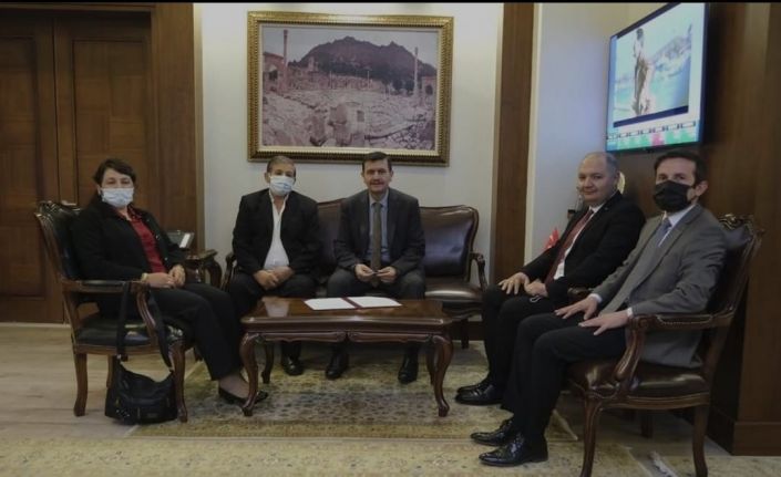 Burdurlu hayırsever eğitime 1 milyon lira bağışladı