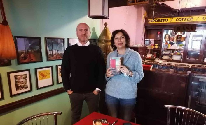 Çakır imza gününde okurlarıyla buluştu