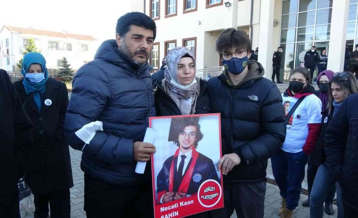 Çanakkale’de bir gencin ölümüne neden olan alkollü sürücüye 3 yıl 4 ay hapis cezası