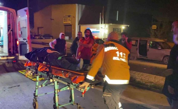 D-100’de iki işçi servisi çarpıştı, ortalık savaş alanına döndü