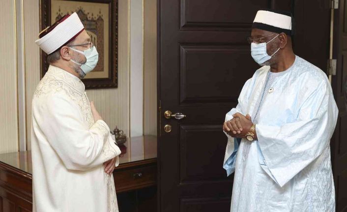 Diyanet İşleri Başkanı Erbaş, Fildişi Sahili İmamlar Konseyi Başkanı Diakite’yi kabul etti