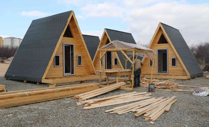 Doğu ve Güneydoğu Anadolu Bölgesinin tek bungalov fabrikasını kurdu, şimdi taleplere yetişemiyor