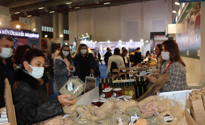 Düzce’nin ürünlerine turizm fuarında yoğun talep