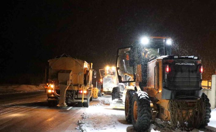 Erzincan’ın yüksek kesimlerinde kar, tipi ve sis etkili oluyor