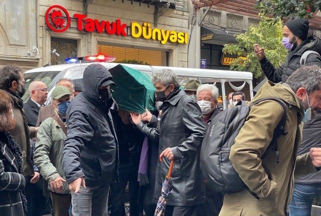 Eski Bora Başkanı Yücel Sayman için İstanbul Barosu önünde tören