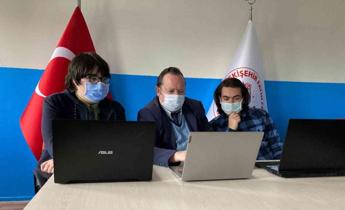 Eskişehir Fatih Fen Lisesi Uluslararası Bilim Yarışmasında ‘Fizik Projeleriyle’ ödül aldılar