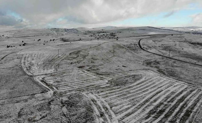 Eskişehir’in yüksek kesimleri beyaza büründü