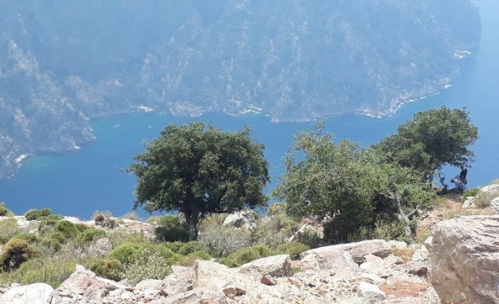 Hamile eşini kayalıklardan ittiği öne sürülen sanığın tutukluluk haline devam kararı verildi