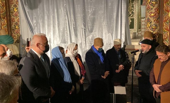 Hz. Mevlana’nın sanduka ve puşidesi 1895 yılından sonra ilk defa yenilendi