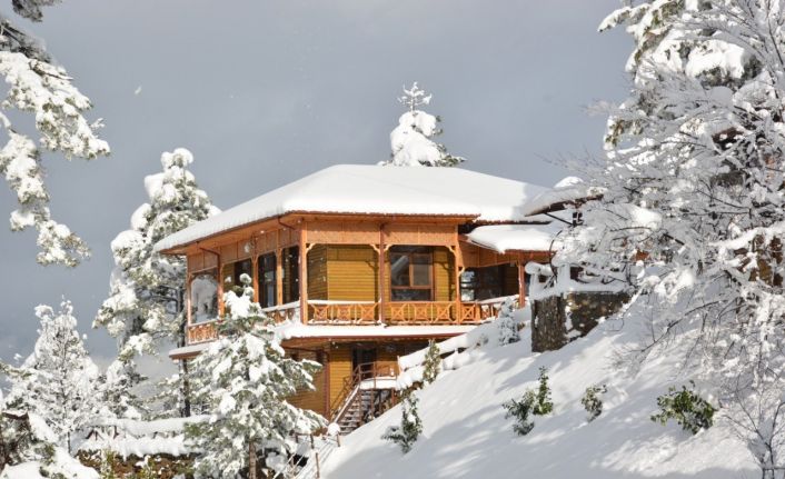 Ihlamur Terası beyaz gelinliği ile hayran bıraktı