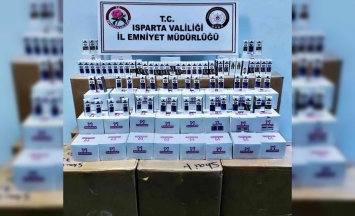 Isparta’da 500 bin TL değerinde cinsel içerikli kaçak parfüm ele geçirildi