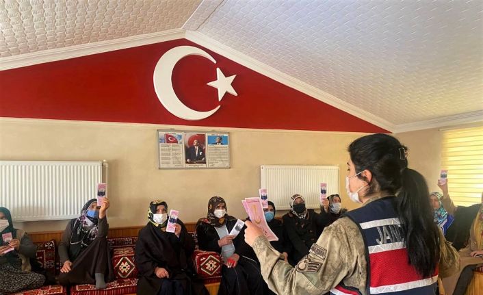 Jandarma ekiplerinden kadınlara narkotik eğitimi